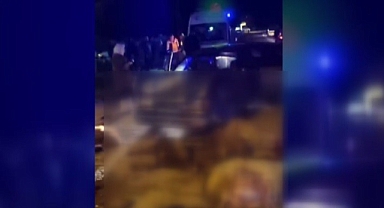 Otomobil koyun sürüsüne çarptı; Koyunlar telef oldu