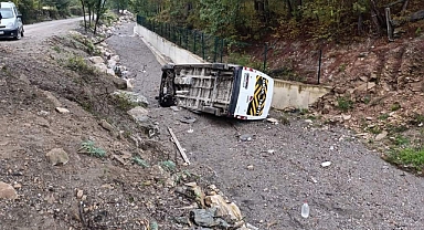 Samsun'da öğrenci servisi devrildi: Çok sayıda yaralı