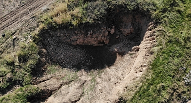 Şanlıurfa'da dev obruklar oluştu! Çiftçiler tedirgin