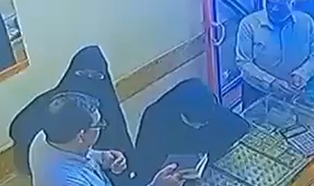 Şanlıurfa'da kuyumcuda hırsızlık! O anlar kamerada