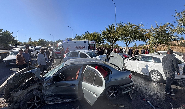Şanlıurfa'da zincirleme kaza! 5 kişi yaralandı