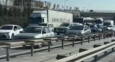 TEM Otoyolu'nda 7 araç zincirleme kazaya karıştı: 4 yaralı