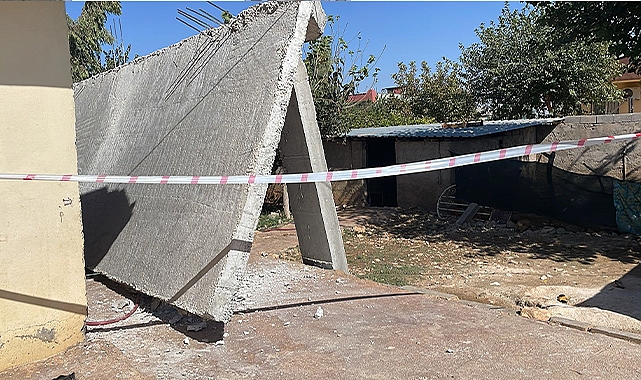 Yaşanan depremde Şanlıurfa'da balkon çöktü, bir kadın yaralandı