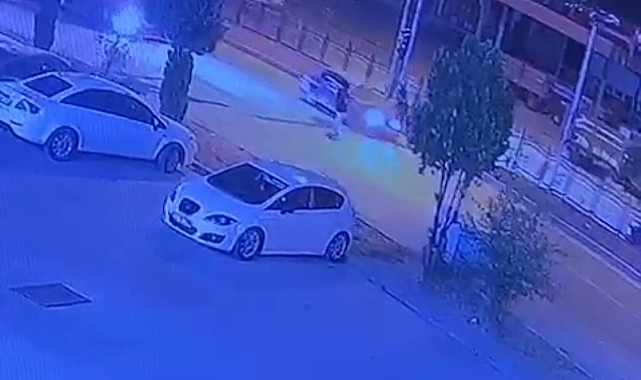 Yolun karşısına geçmek isteyen yayaya otomobil çarptı: 1 yaralı
