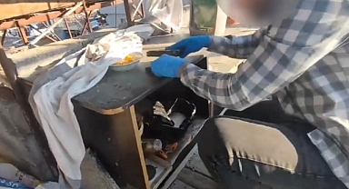 Adana'da 8 tabanca ve çok sayıda uyuşturucu ele geçirdi