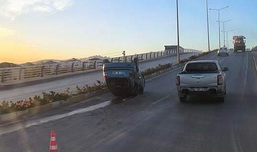 Elazığ’da otomobil takla attı: 2 yaralı