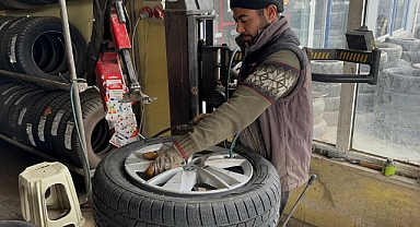 Lastikçilerde kış yoğunluğu başladı