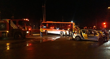 Malatya'da halk otobüsü ile otomobil çarpıştı!