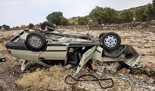Mardin’de otomobil şarampole yuvarlandı: 2 yaralı