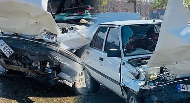 Şanlıurfa’da iki otomobil çarpıştı: 2 yaralı