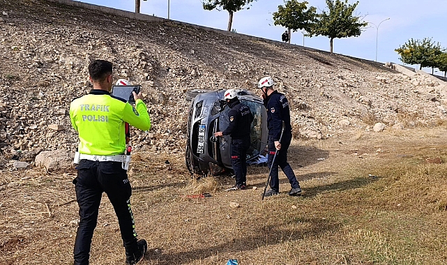 Şanlıurfa’da otomobil şarampole devrildi: Yaralılar var