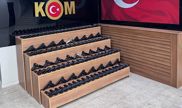Şanlıurfa'da silah kaçakçılığı operasyonu! Ruhsatsız tabancalar ele geçirildi