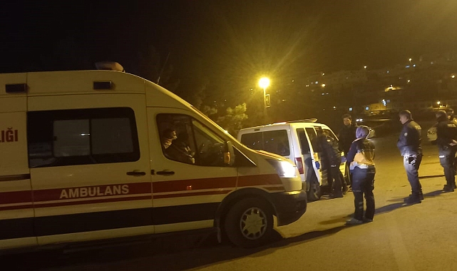 Birecik'te Fırat Köprüsü'ne çıkan kadın soyunarak intihar etmek istedi