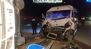 Bursa'da işçi servisleri çarpıştı: 20 yaralı