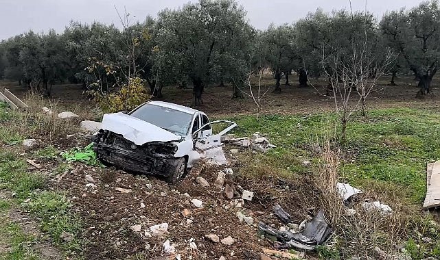 Bursa'da kontrolden çıkan araç su kanallarını parçalayarak tarlaya uçtu: 2 yaralı