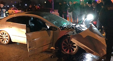 Elazığ'da iki otomobil çarpıştı! Yaralılar var