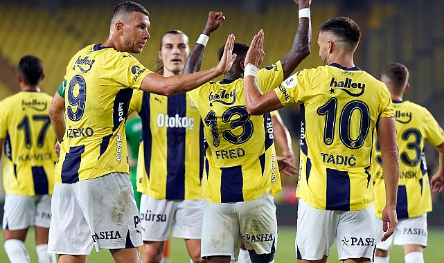 Fenerbahçe ligin ilk yarısında geçtiğimiz sezonun gerisinde kaldı