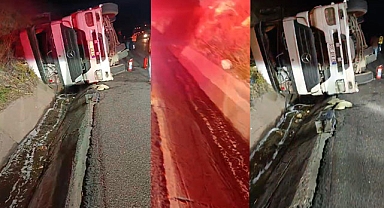 Şanlıurfa'da akaryakıt yüklü tanker devrildi! Tonlarca yakıt yola döküldü