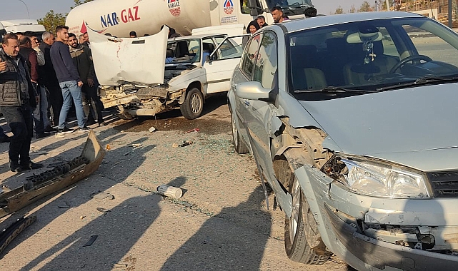 Şanlıurfa'da ambulansı takip eden sürücü kazaya neden oldu!