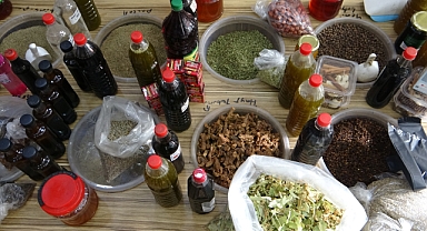 Adana'da havalar soğudu, aktarlara ilgi arttı