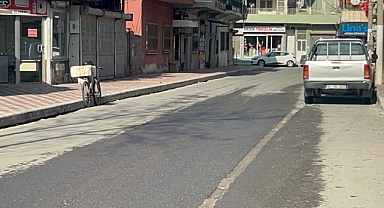 Hatay'da kazaların yaşandığı dar sokakta, arka arkaya 3 kaza meydana geldi