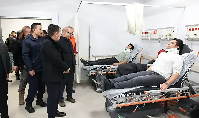 Kayseri'de öğrenci servisi ile otomobil çarpıştı: 10 yaralı