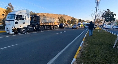 Mardin’de tır ile işçi servisi çarpıştı! 11 yaralı