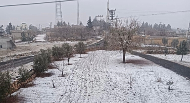 Türkiye’nin en sıcak ili Şanlıurfa'da kar sürprizi