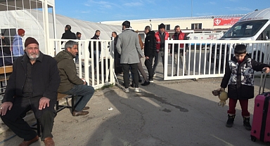Şanlıurfa'daki Suriyelilerin ülkelerine dönüş yolculuğu devam ediyor
