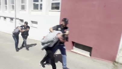 Adana'da yedek lastiğe gizlenen esrar, uygulamada ortaya çıktı!