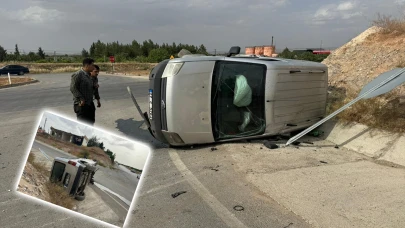 Şanlıurfa’da kaza: Devrilen araç, 'DUR' tabelasında durdu