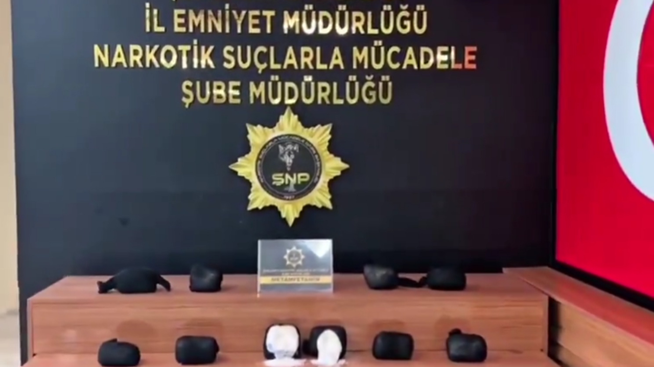 Şanlıurfa'da araca zulalanmış 5 kilo metamfetamin ele geçirildi
