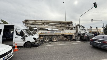 Diyarbakır’da trafik kazası: 3 araç çarpıştı, 11 yaralı