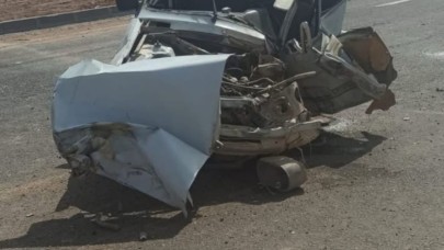 Suruç’ta trafik kazası: Otomobil kamyonla çarpıştı, 1 ölü 3 yaralı