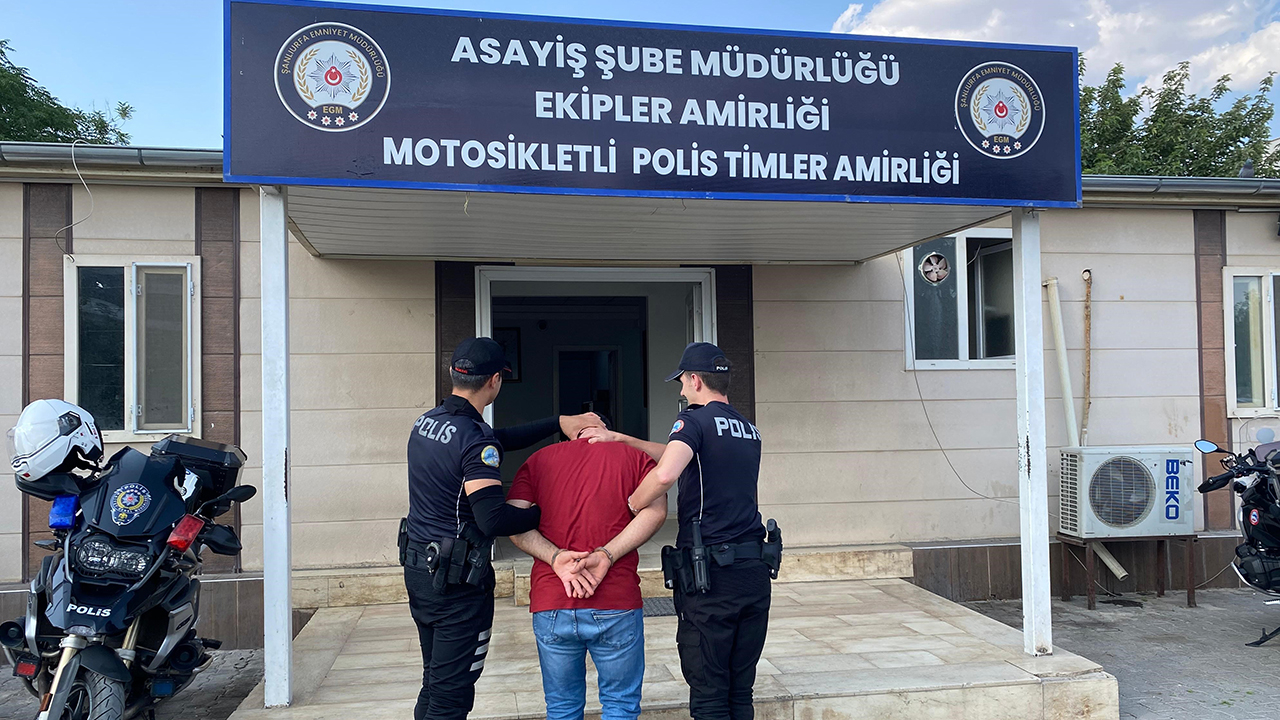 Şanlıurfa’da Şüpheli Şahıstan Ruhsatsız Tabanca Çıktı