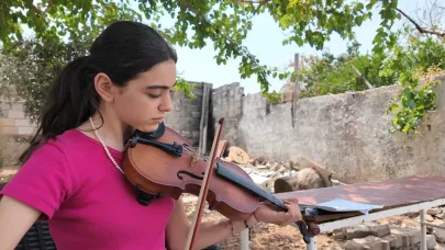 Bozova’da 14 yaşındaki Keman Virtüözü Nisa’nın başarı hikayesi
