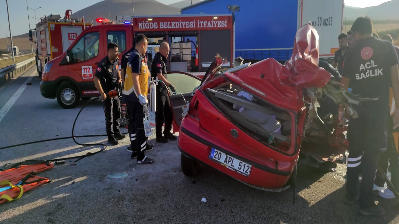Niğde-Pozantı Otoyolu'nda feci kaza: 2 ölü, 3 yaralı