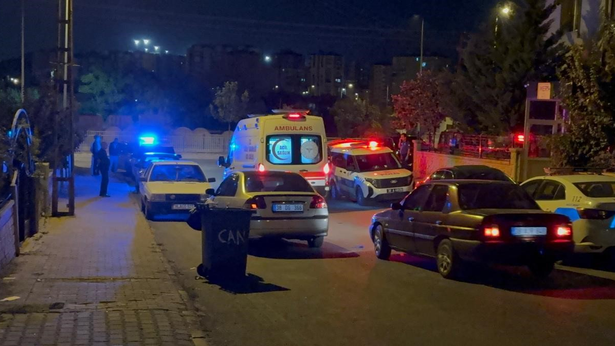 Tartıştıkları şahsın babasını bıçakladılar: 1’i ağır 2 yaralı