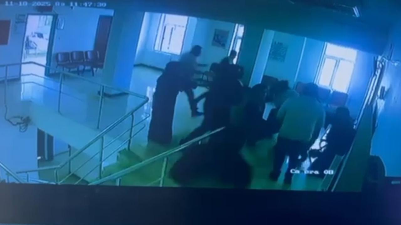 Hasta yakını ile sağlık çalışanları arasında &quot;damar yolu&quot; kavgası