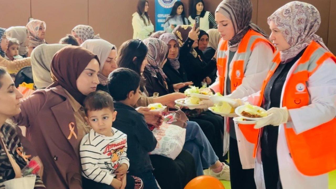 Şanlıurfa&#039;da çiğköfteli ve halaylı &#039;Kadına şiddete hayır&#039; etkinliği