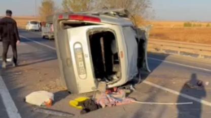 Şanlıurfa’da hafif ticari araç devrildi: 1 ölü, 3 yaralı