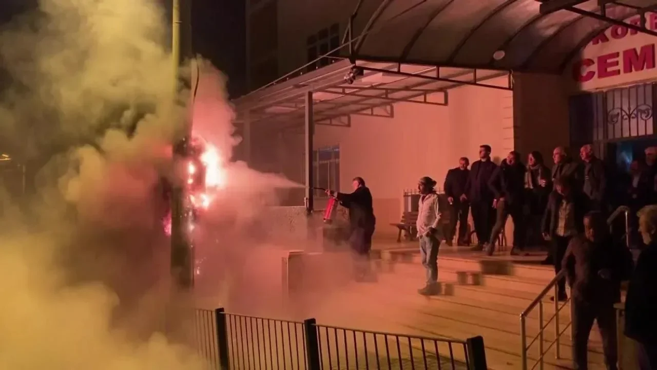 Cemevinde korku dolu anlar