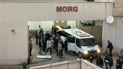 İki çocuk annesi kadın evinde bıçaklanmış halde ölü bulundu