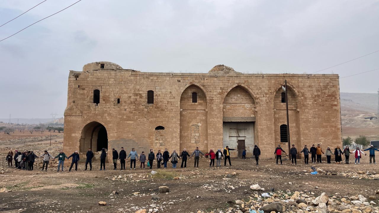 Şanlıurfa'da doğa tutkunları tarihi Germuş Kilisesi için yürüdü