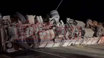 Suruç yolunda MDF yüklü tır devrildi! 1 yaralı