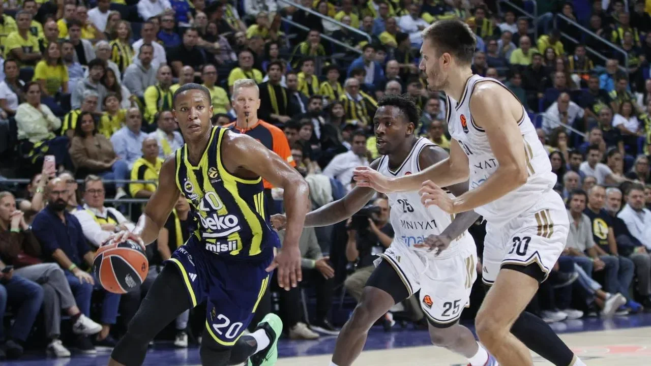 Fenerbahçe, Dubai Basketbol deplasmanında