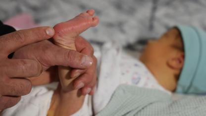 Topuk kanı çıkmazı: Bebeklerine kayyum atanması endişesiyle yaşıyorlar