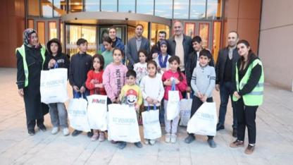 Eyyübiyeli yetim yavruların mutluluğu dikkat çekti