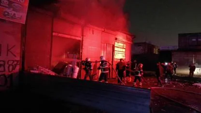 Şanlıurfa'da hurdacı dükkanında yangın