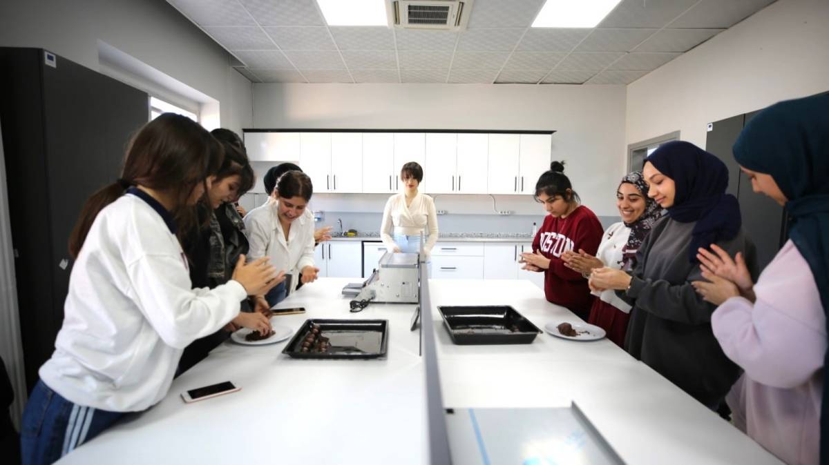 Eyyübiyeli kadınlar aldıkları eğitimle hayallerine ulaşıyor